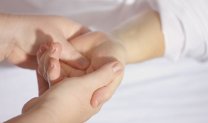 How To Take Care Of Your Damaged Hands?